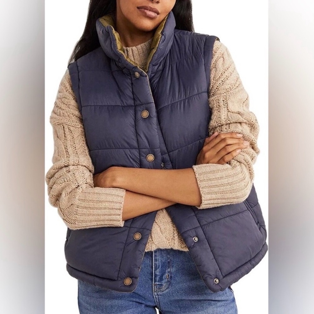 Boden reversible puffer vest size 6!